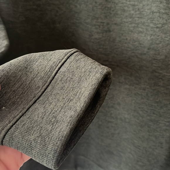 UNDER ARMOUR Men’s Dark Green Sweatshirt - Picture 5 of 7